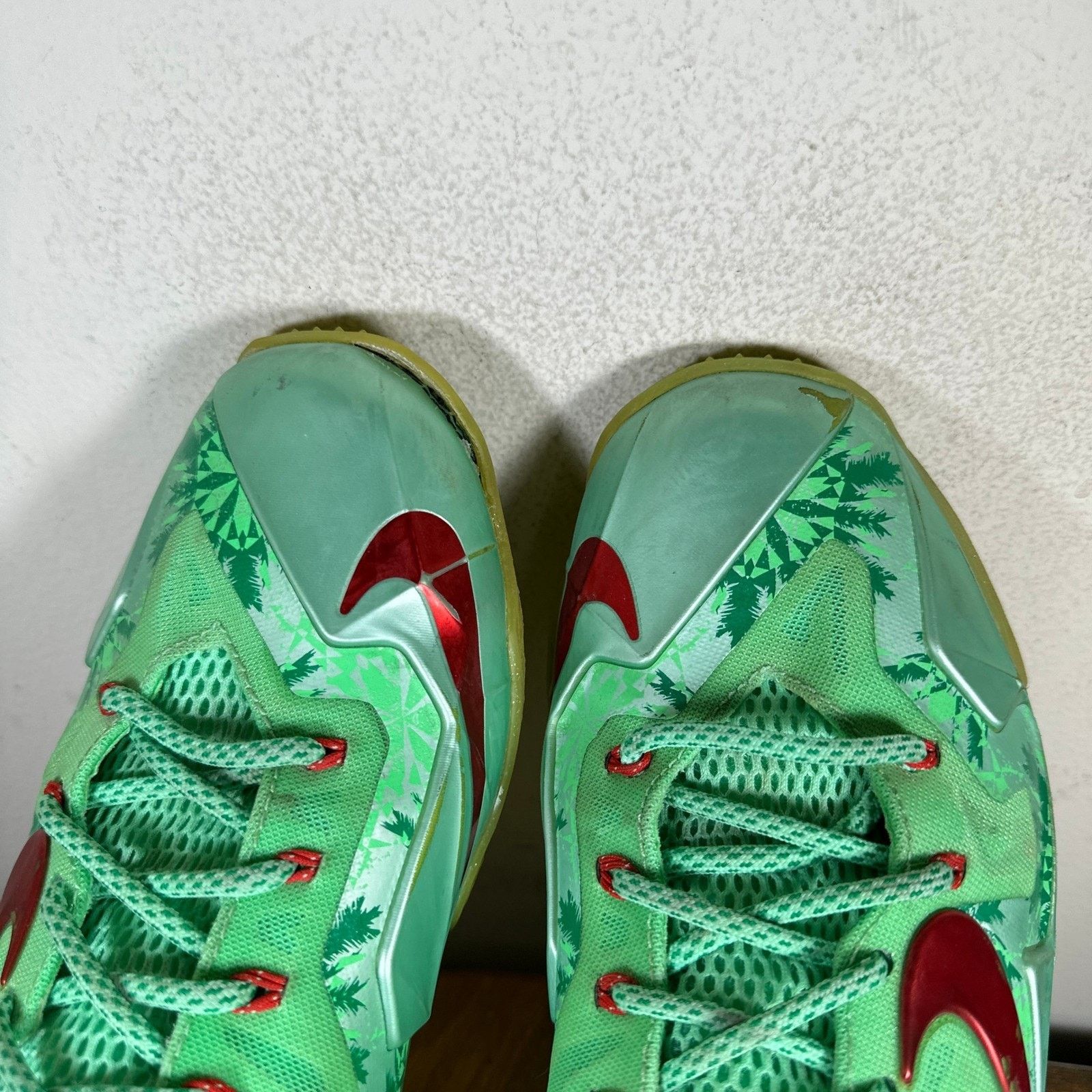 Nike Nike LeBron 11 Low Christmas Men's Size 8 Shoes 616175-301 Size US 8 / EU 41 - 5 Thumbnail