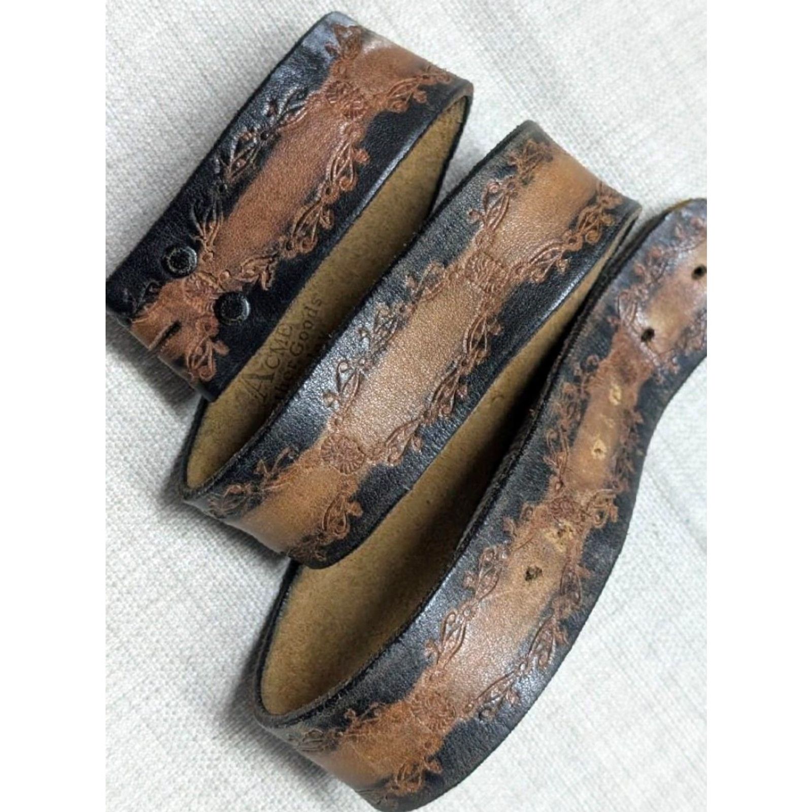 Vintage VINTAGE western belt belt Unisex Adults 28 brown tooled handcrafted 28 leather floral geometric Hippie Southwestern Boho 1970s Mens Women? Size 28 - 3 Thumbnail