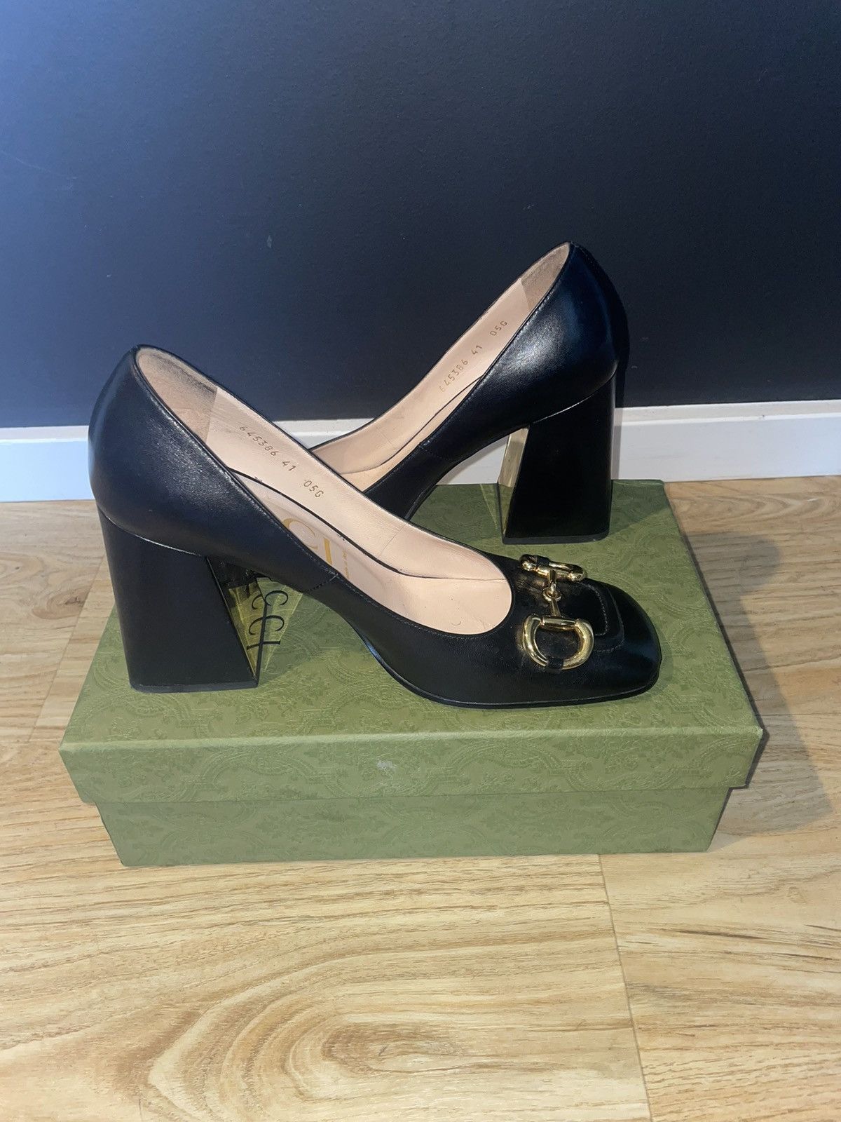 Gucci Black Gucci Pumps with the Horse and Gold Plated 4 inch Heel Size US 11 / IT 41 - 3 Thumbnail