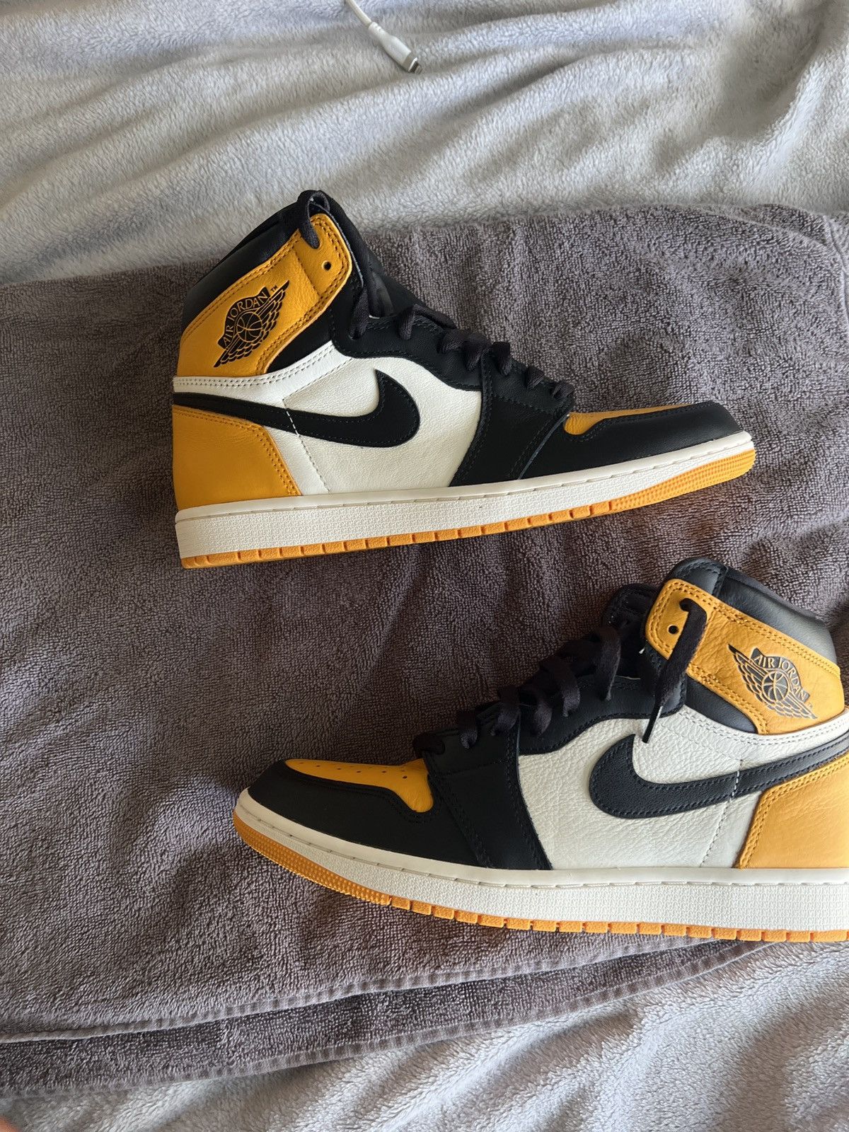 Jordan Brand × Nike Air Jordan Retro High Og ‘Yellow Toe’ Size US 10 / EU 43 - 4 Thumbnail