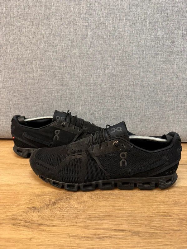 On On Running Cloud 5 Swiss Engineering Running Shoes size 49 Size US 14 / EU 47 - 2 Thumbnail