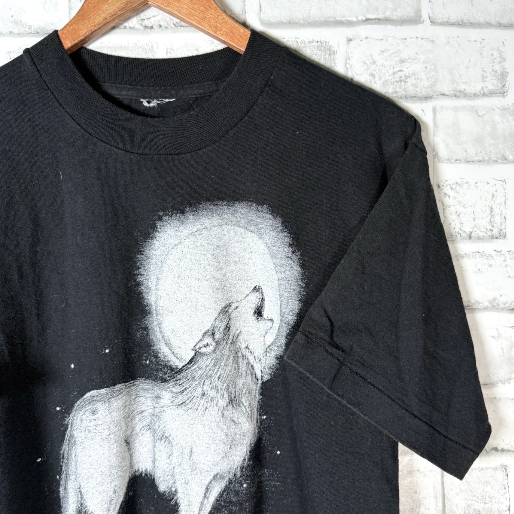 Vintage Vintage Boundary Waters Wolf Graphic T-Shirt Men Large Black Outdoor Art Size US L / EU 52-54 / 3 - 2 Thumbnail