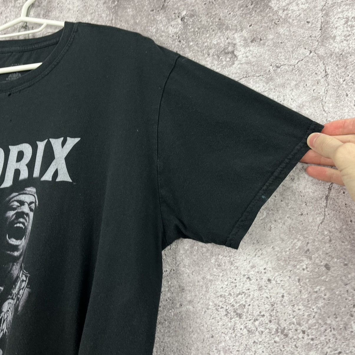 Band Tees Jimi Hendrix Distressed Tee Big Logo Black Size XL Size US XL / EU 56 / 4 - 7 Thumbnail