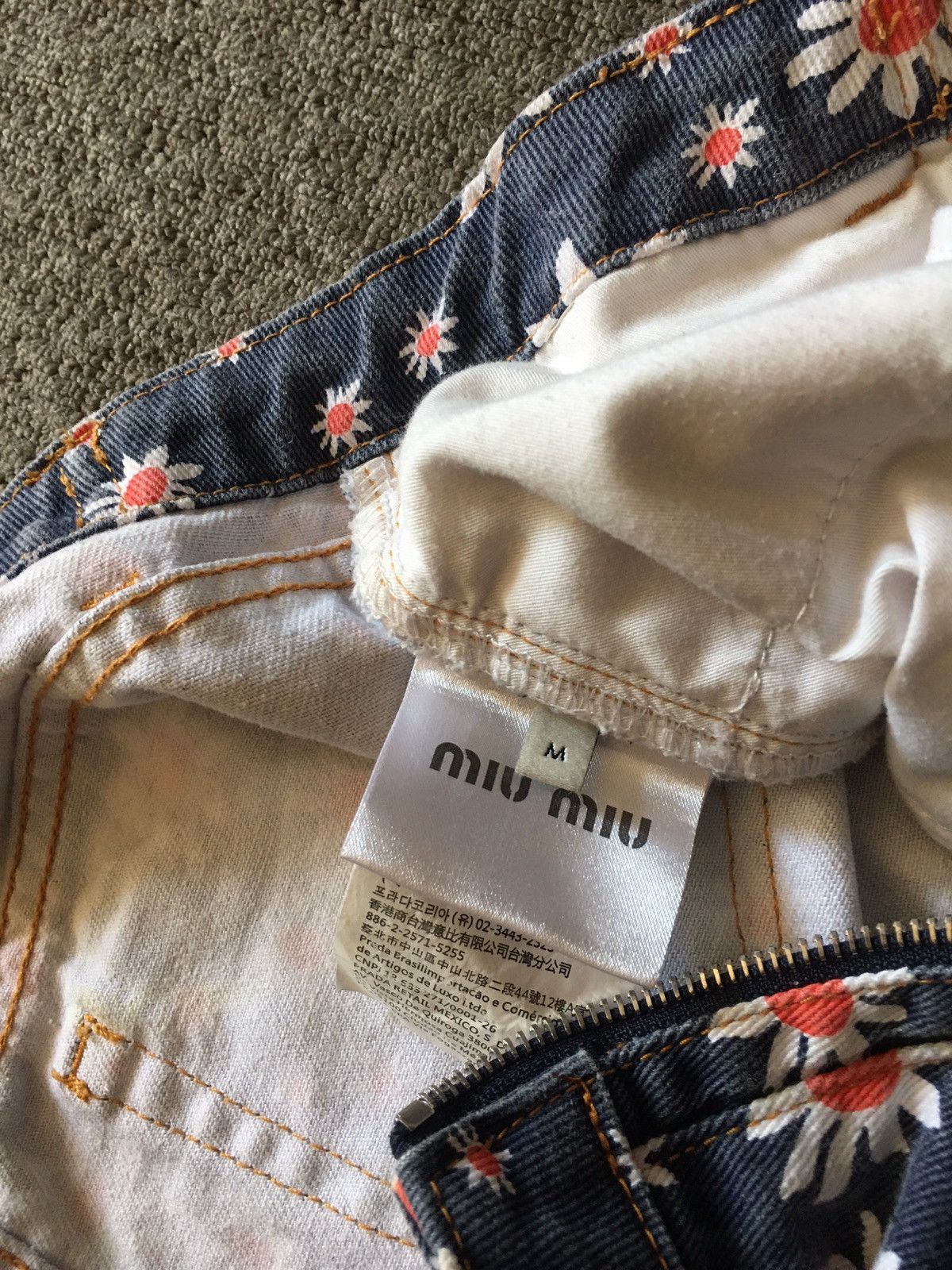 Miu Miu Miu Miu Denim Cotton Jeans Floral Mini Skirt Size M Size 28" / US 6 / IT 42 - 7 Thumbnail