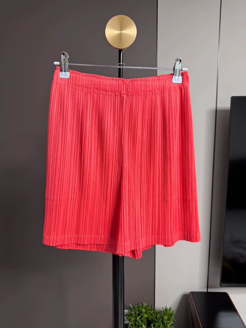 Issey Miyake issey miyake size:3 red shorts 2505-Nextarrow Size 31" - 1 Thumbnail