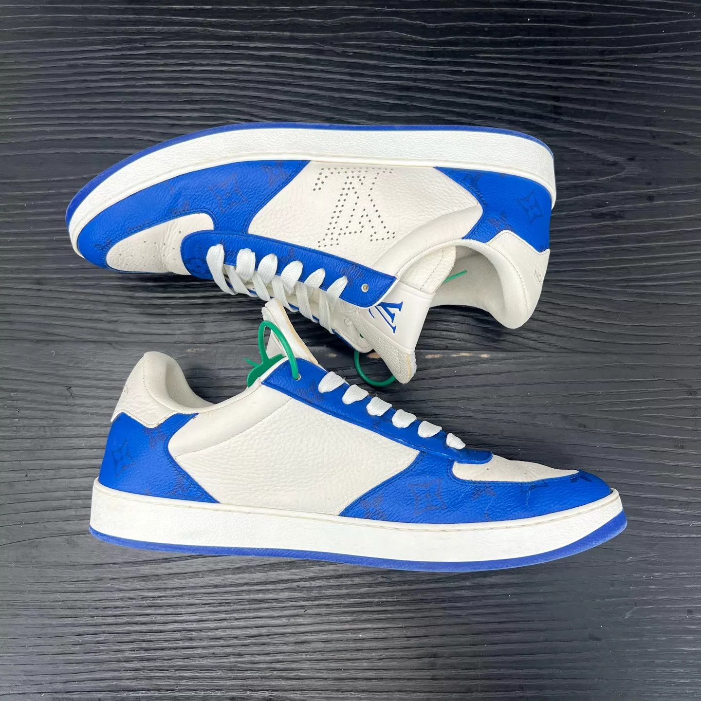 Louis Vuitton LV Rivoli White & Blue 8.5/42.5 Size US 9.5 / EU 42-43 - 3 Thumbnail