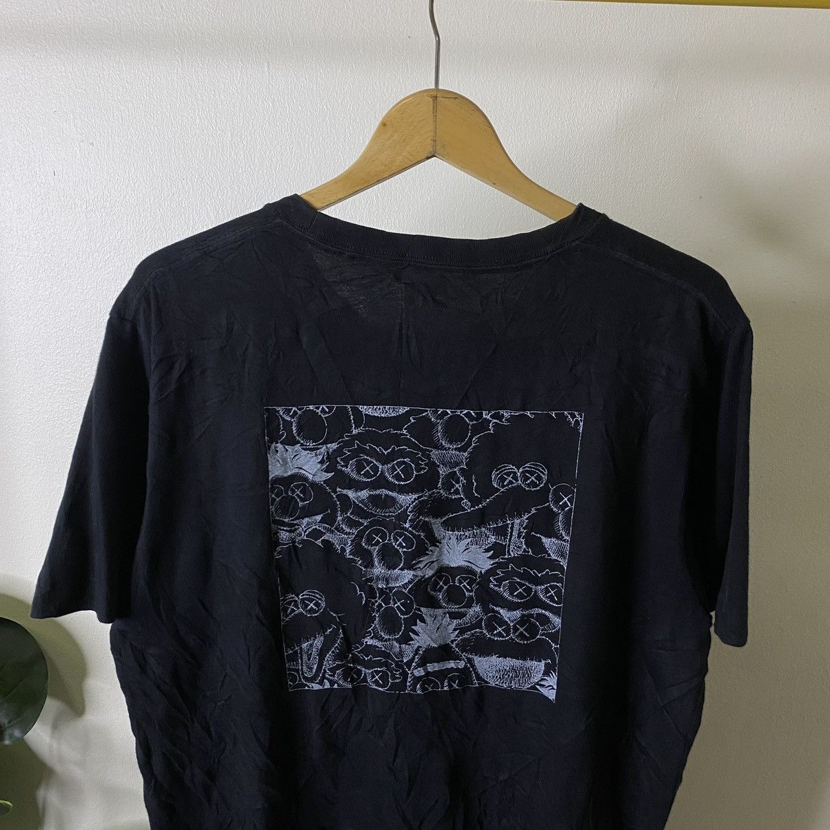 Kaws × Uniqlo Kaws x Sesame Street x Uniqlo UT Collaboration Tee Size US L / EU 52-54 / 3 - 2 Thumbnail