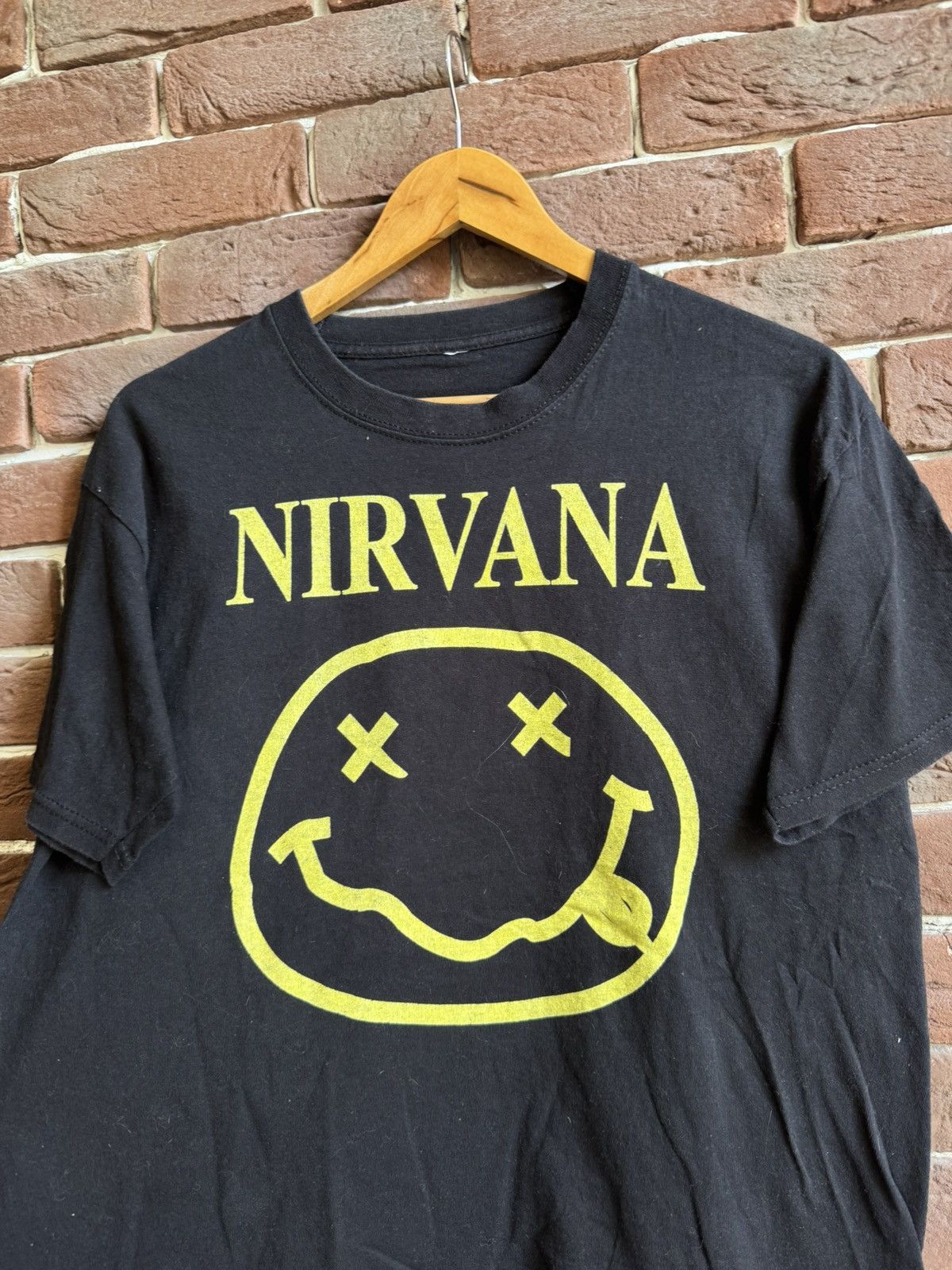 Band Tees 00s Nirvana Smiley Vintage Grunge Band Tees Size US M / EU 48-50 / 2 - 3 Thumbnail