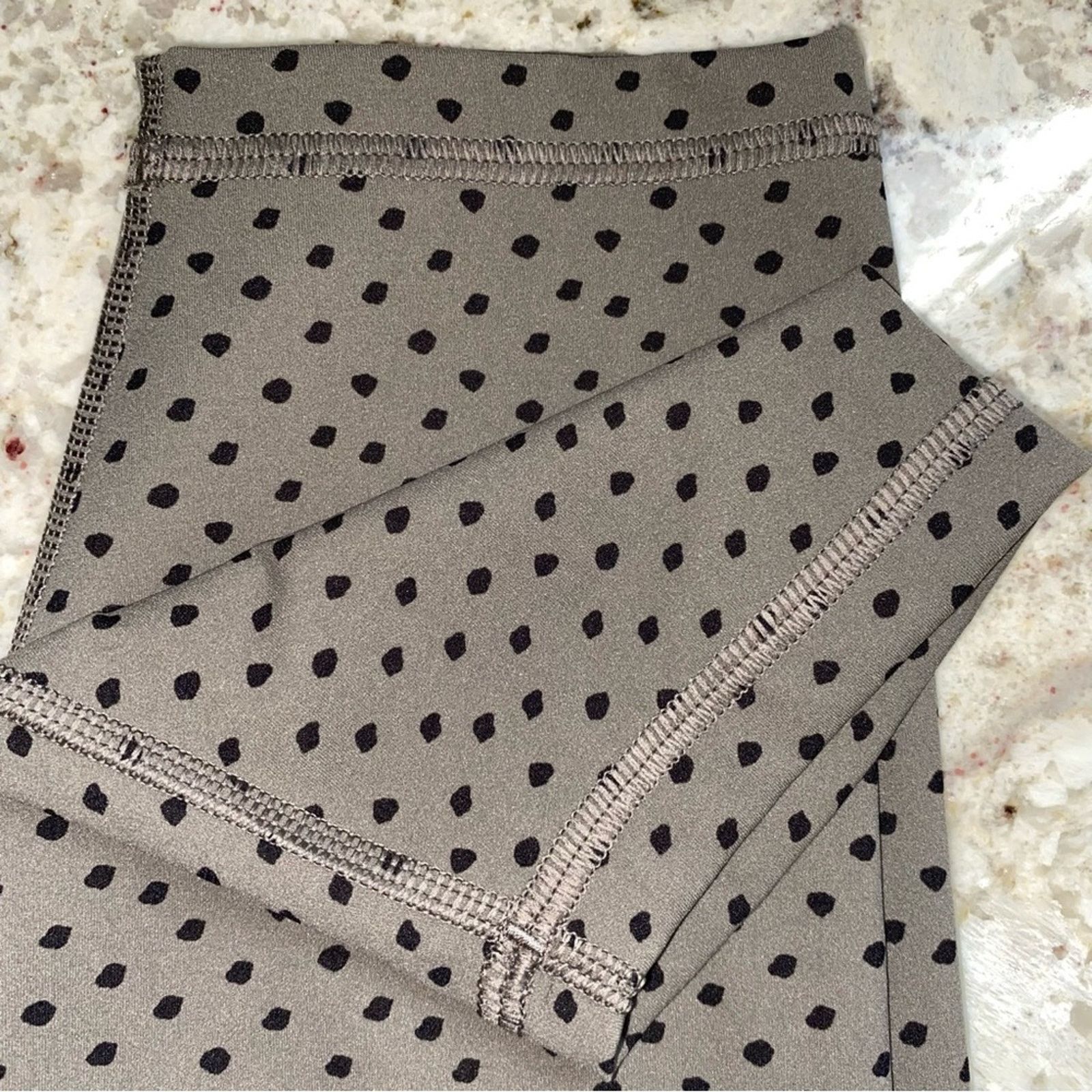 Everlane Everlane $68 Dot Perform Ankle Legging LG EUC Size 30" / US 8 / IT 44 - 5 Thumbnail