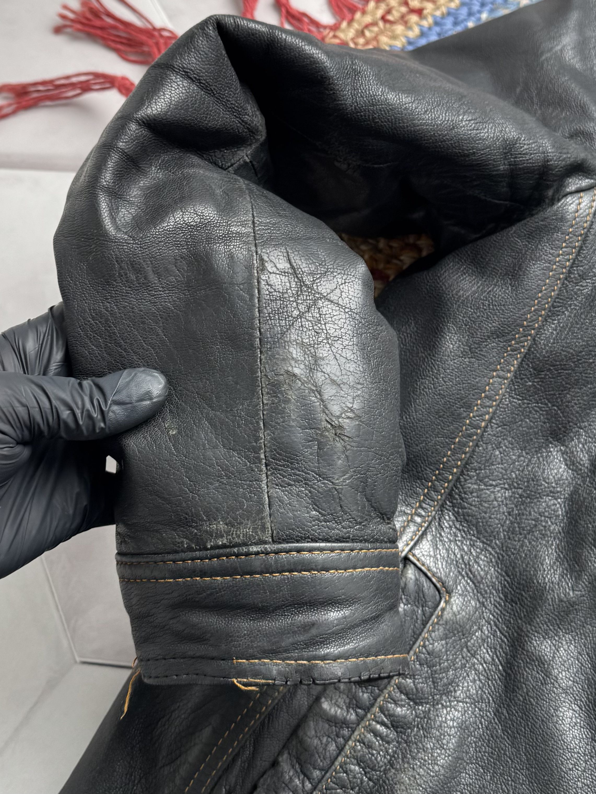Vintage Vintage Leather Bomber Thrashed Jacket Size US XL / EU 56 / 4 - 3 Thumbnail