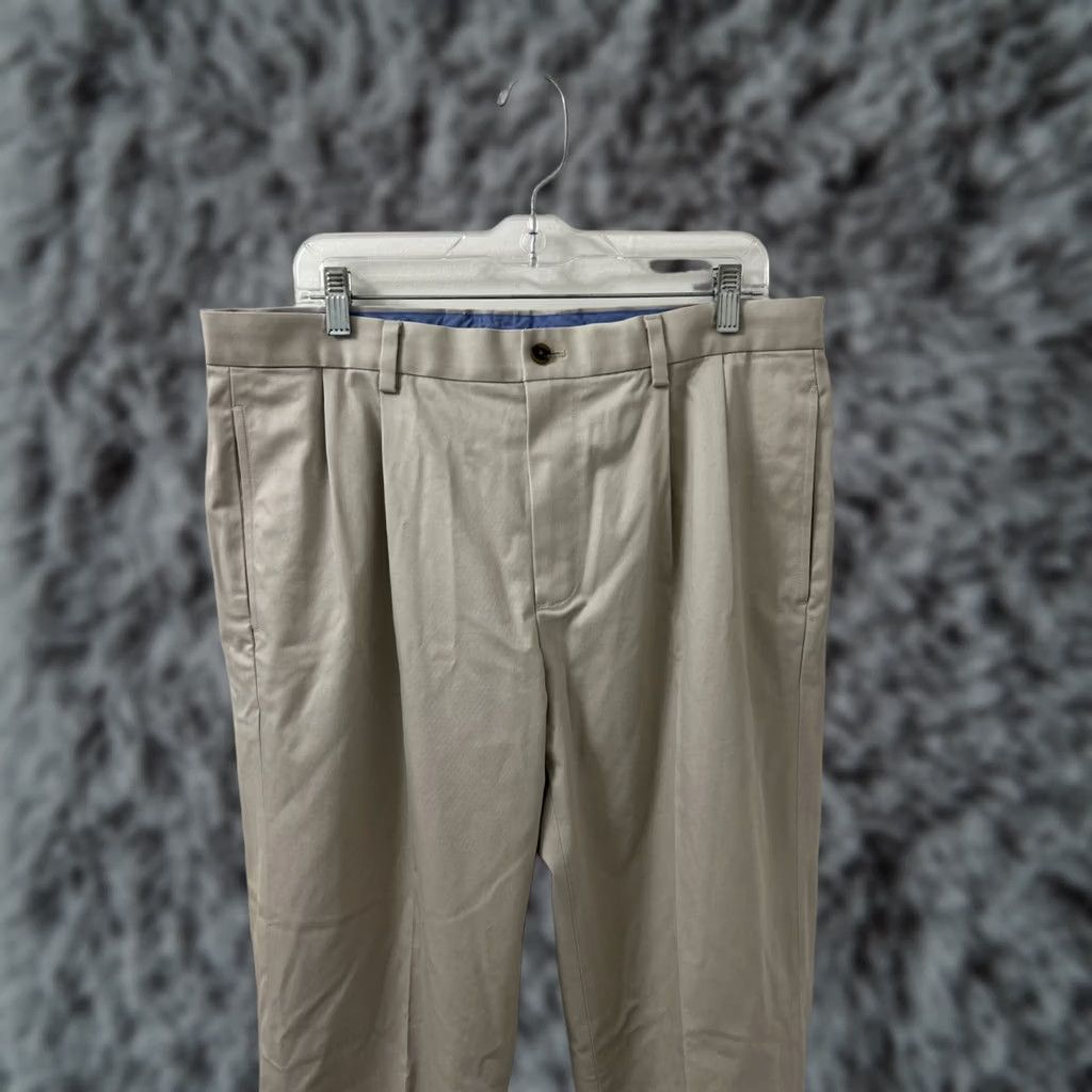Brooks Brothers Brooks Brothers Pants Men 36x32 Beige Chino Stretch Pleated Straight Leg Regular Fit Vintage N/A Size US 36 / EU 52 - 1 Thumbnail