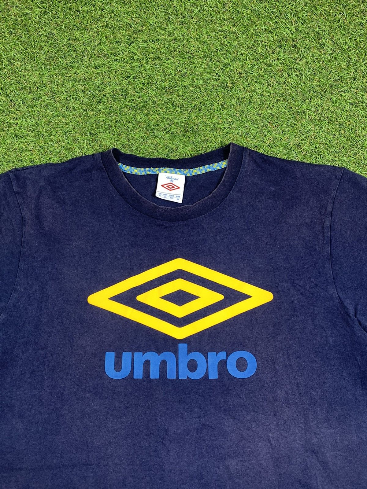 Umbro Vintage Y2K Umbro tee big logo streetwear style size XL Size US XL / EU 56 / 4 - 2 Thumbnail