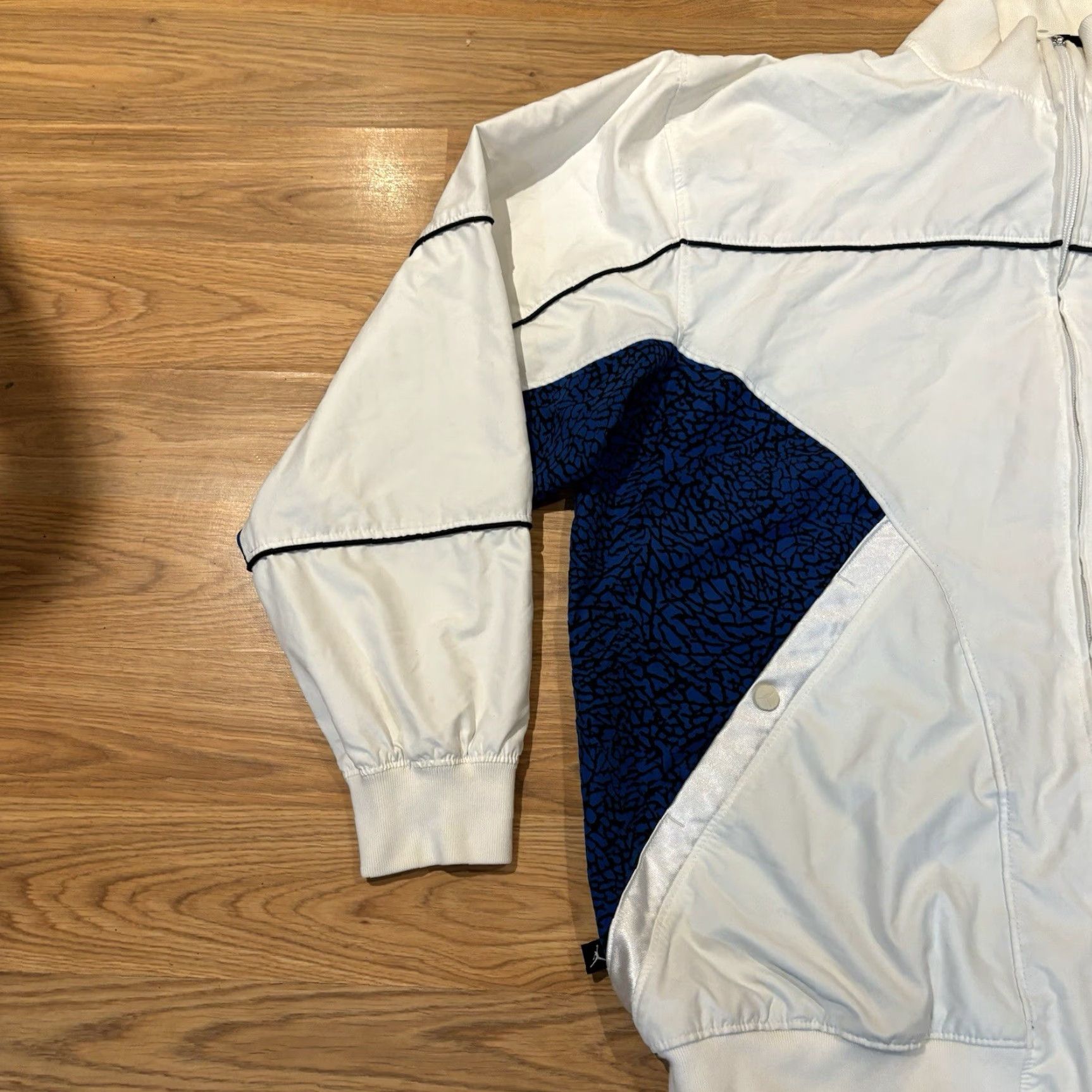 Nike Nike Air Jordan White Cement 3 Windbreaker Jacket Full Zip Blue Leopard Mens XL Size US XL / EU 56 / 4 - 6 Thumbnail