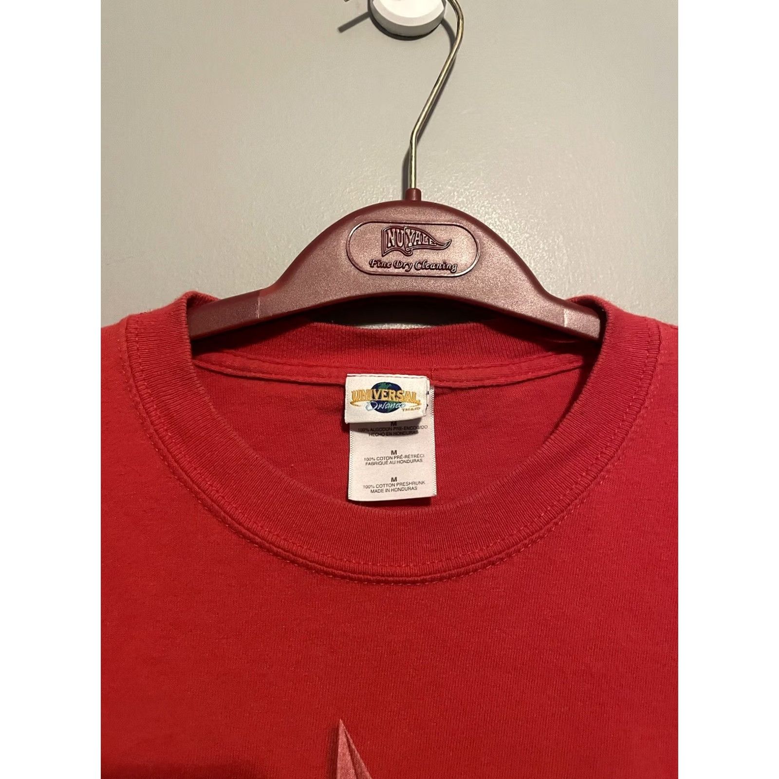 Vintage VINTAGE Universal Islands Of Adventure T-Shirt Men M Red Cotton Crew Neck Short Sleeve Theme Park 90s? US? Size US M / EU 48-50 / 2 - 3 Thumbnail