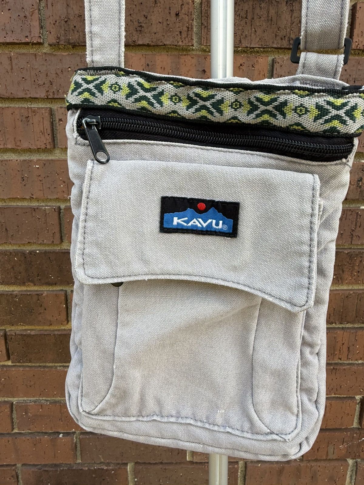 KAVU Kavu Keeper Crossbody Bag Purse Canvas Gray Southwest Aztec Size ONE SIZE - 2 Thumbnail