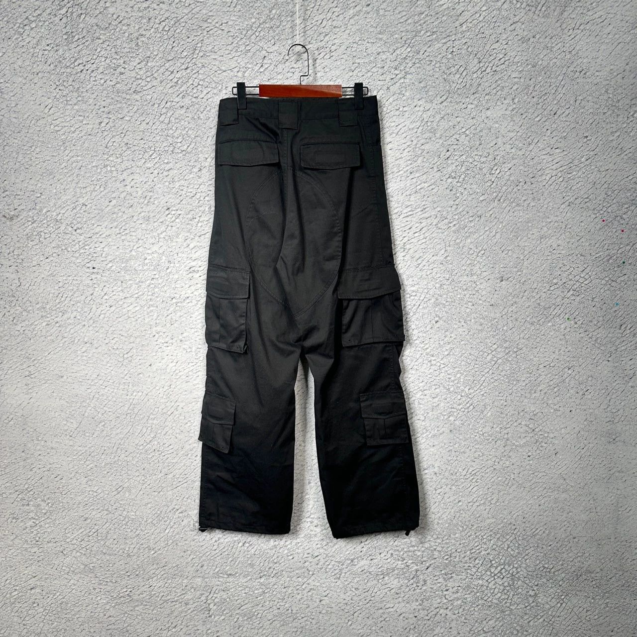 Balenciaga Balenciaga Multi-Pocket Cargo Pants for Men Size US 28 / EU 44 - 2 Thumbnail