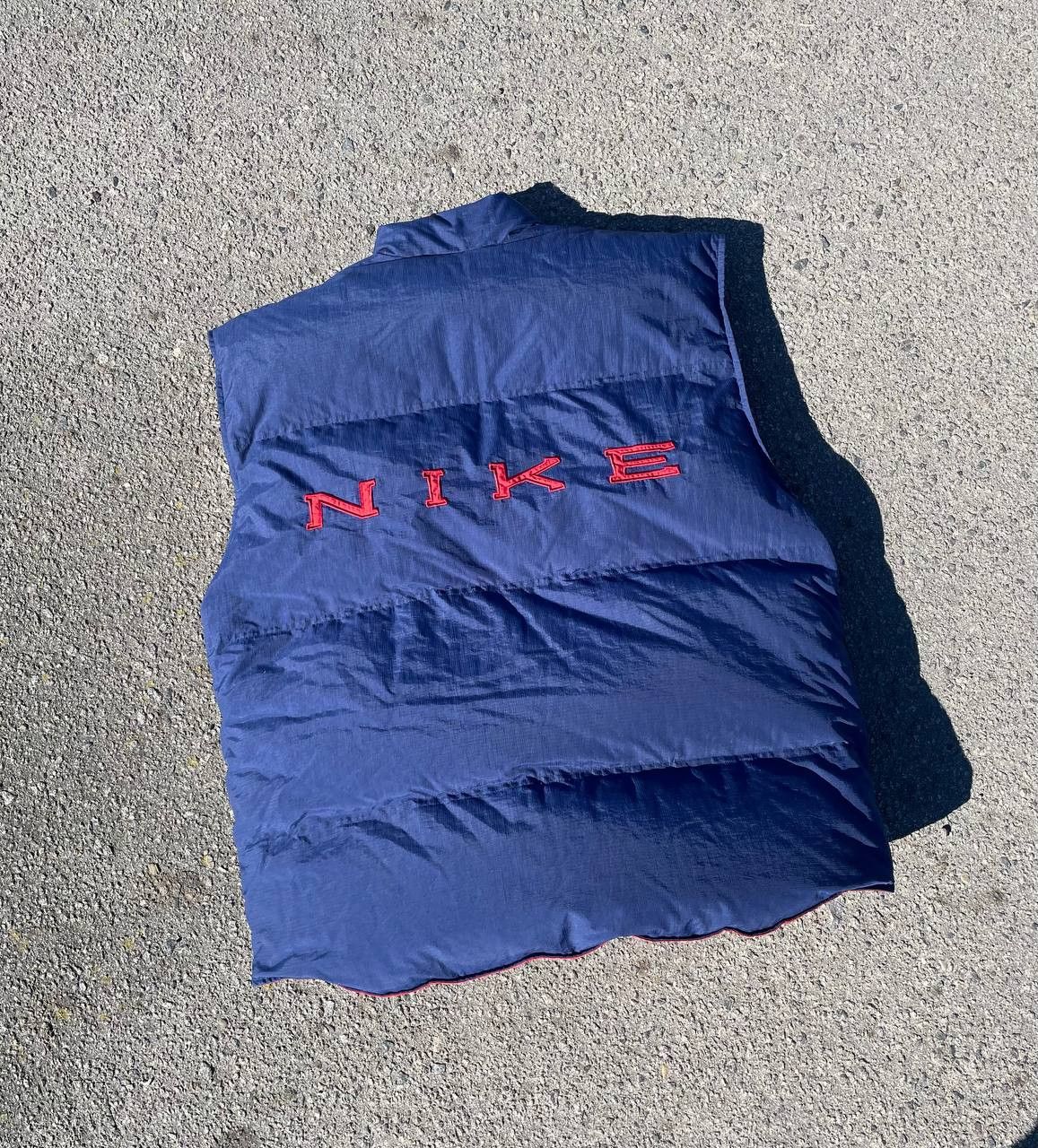Nike Men's Vintage 90s Nike Puffer Reversible Down Vest, Blue/Red Size US XL / EU 56 / 4 - 1 Thumbnail