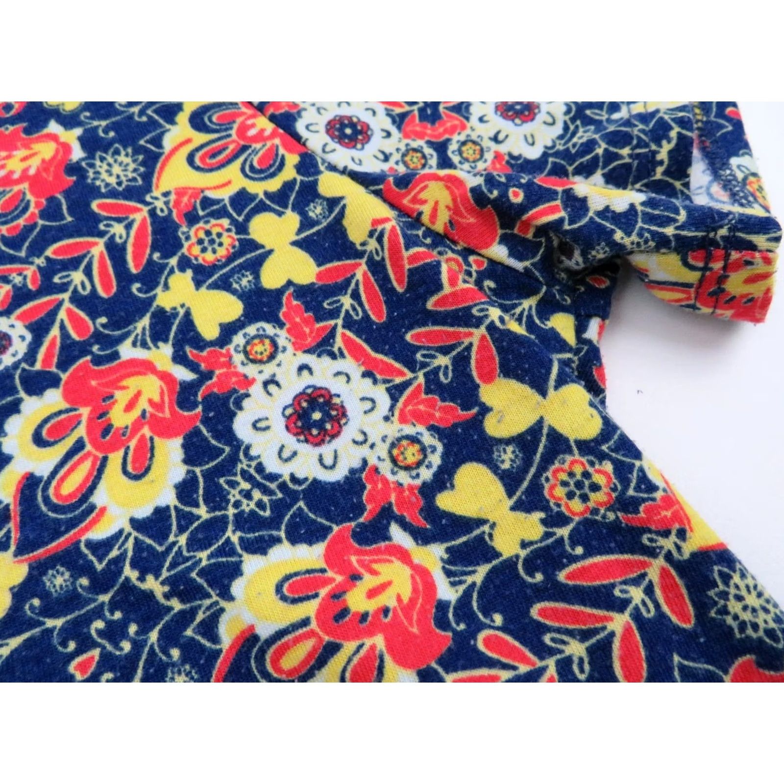Vintage Lularoe Floral Classic T Shirt XS? No, Original Size S. Size S / US 4 / IT 40 - 4 Thumbnail