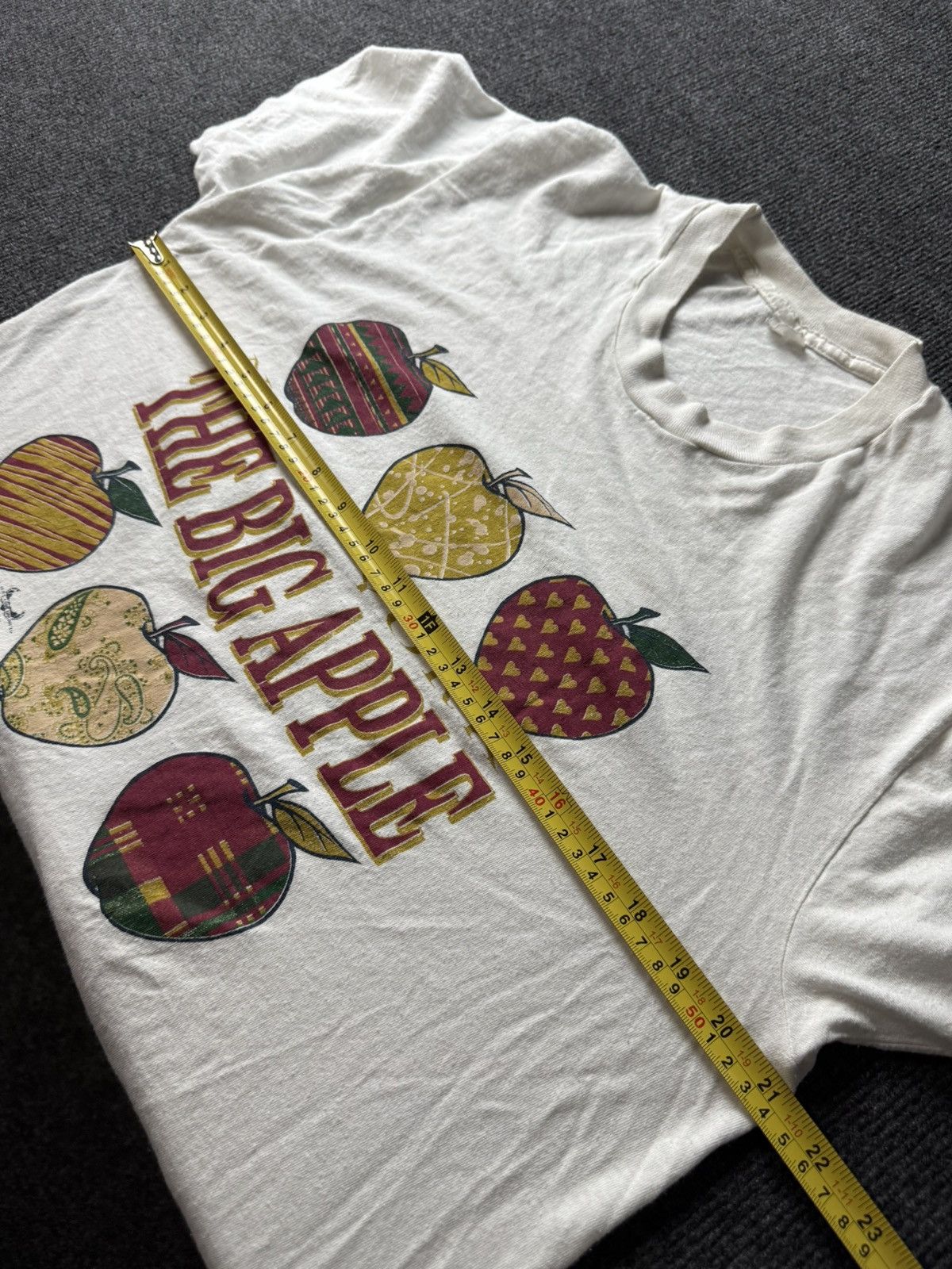 Vintage Vintage 1995 New York Big Apple Graphic Tourist T Shirt Size US L / EU 52-54 / 3 - 22 Thumbnail