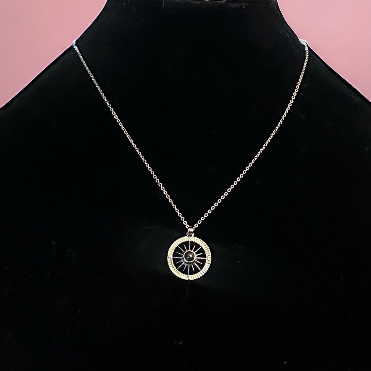 Other Silver tone compass pendant necklace Size ONE SIZE - 1 Thumbnail