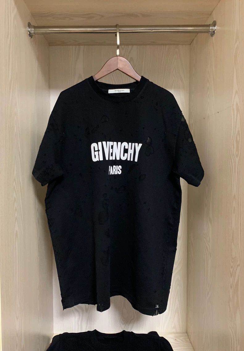 Givenchy Givenchy Paris Oversized Distressed T-Shirt Size US XS / EU 42 / 0 - 1 Thumbnail