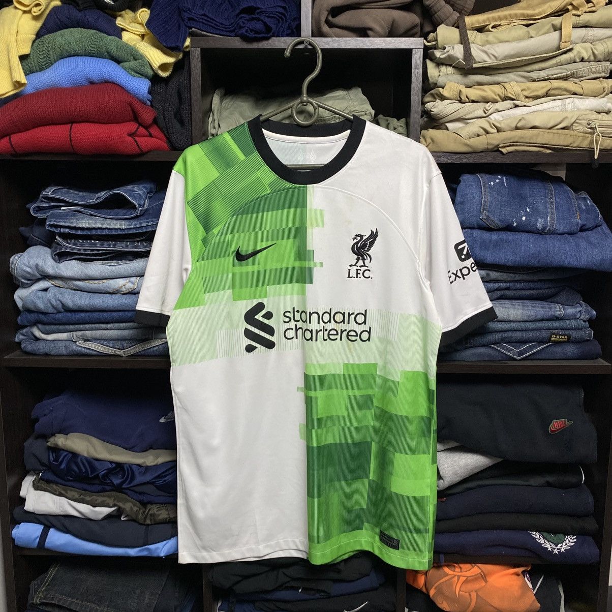 Nike Mens Nike Liverpool 2019 Sport football jersey Size US M / EU 48-50 / 2 - 1 Thumbnail