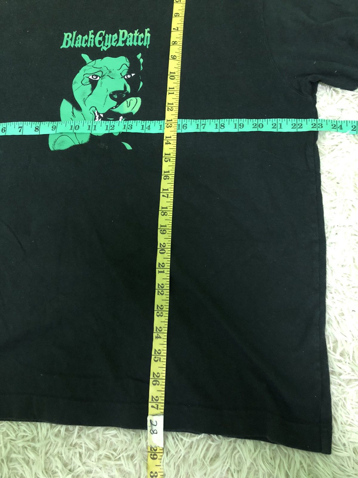 Japanese Brand Vintage Black Eye Patch Concrete Shirt Tee Size US L / EU 52-54 / 3 - 8 Thumbnail