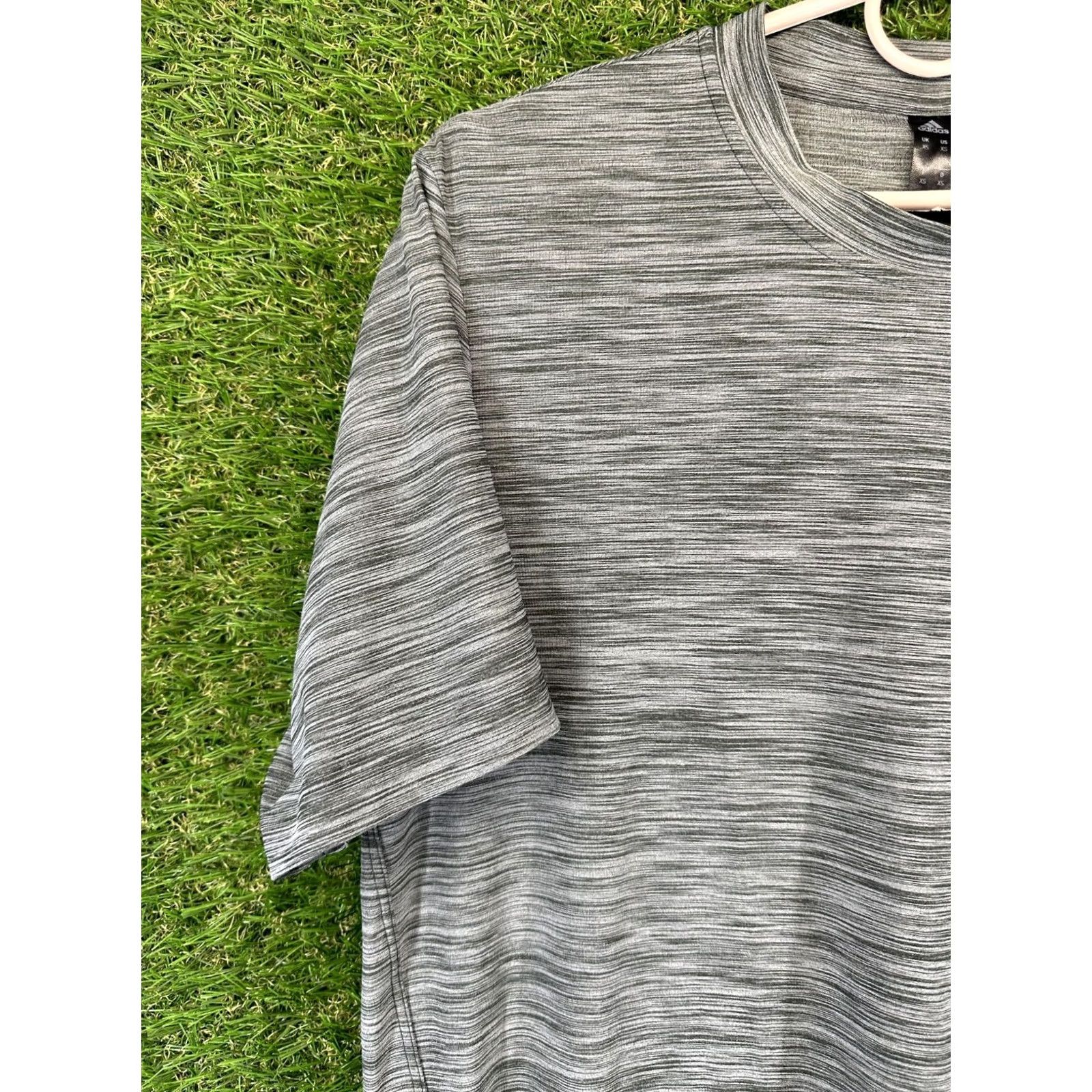 Adidas ADIDAS PERFORMANCE RUNNING SHIRT JERSEY XS MEN Adult XS Gray 95% Polyester Elastane Short Sleeve Training Running Design Size US XS / EU 42 / 0 - 4 Thumbnail