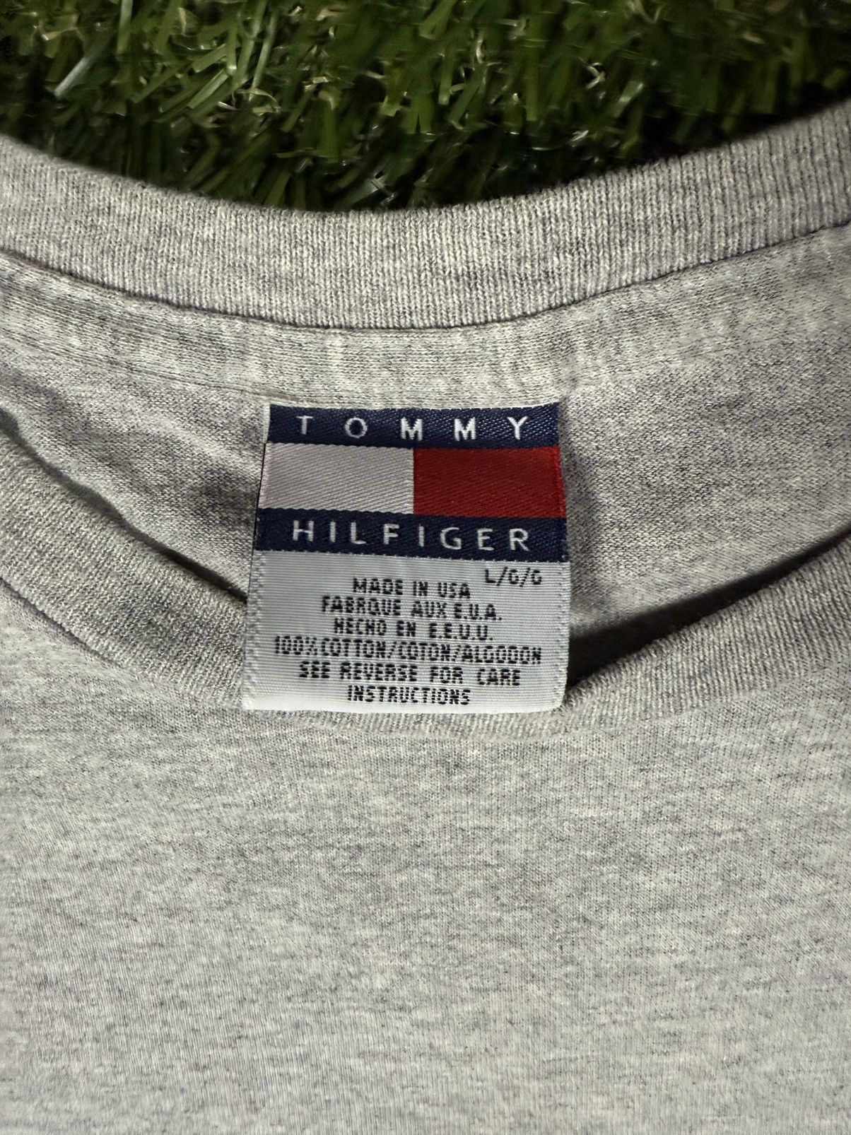 Tommy Hilfiger Vintage 90s Boxy Tommy Hilfiger Essential Fall Spell Out Tee Size US L / EU 52-54 / 3 - 2 Thumbnail