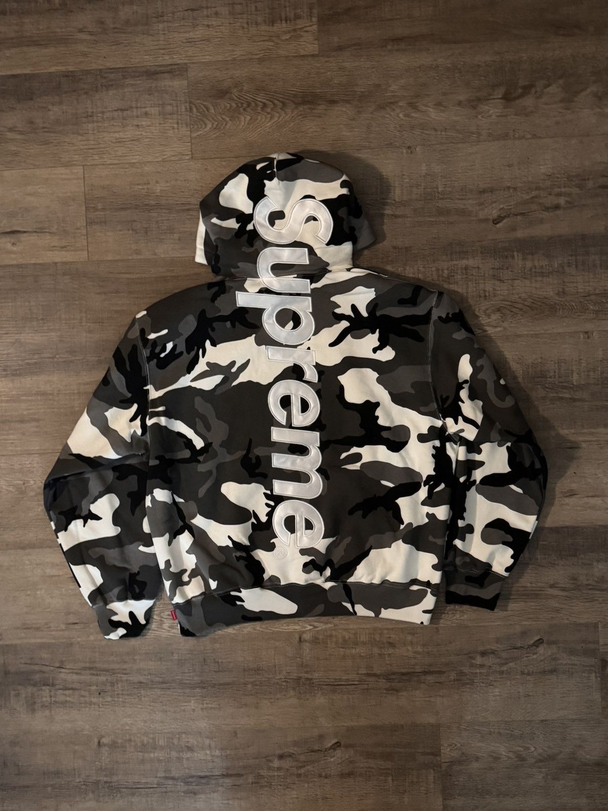 Supreme Supreme Satin Logo Hooded Sweatshirt Size US M / EU 48-50 / 2 - 1 Thumbnail