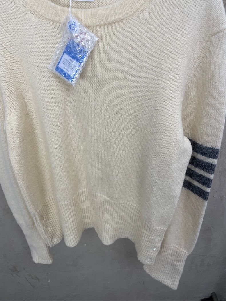Thom Browne Thom browne Beige four-striped round-neck wool sweater 2504 Size US L / EU 52-54 / 3 - 3 Thumbnail