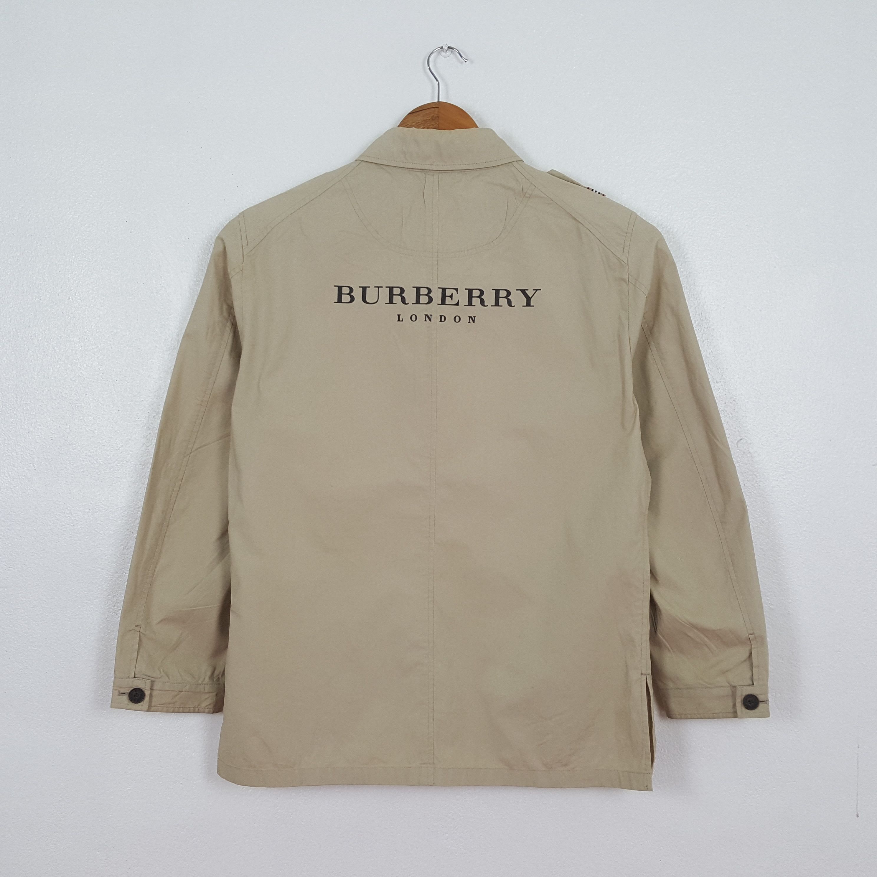 Burberry Vintage Burberry London Fashion Brand Shirt C319N32 Size US M / EU 48-50 / 2 - 1 Thumbnail