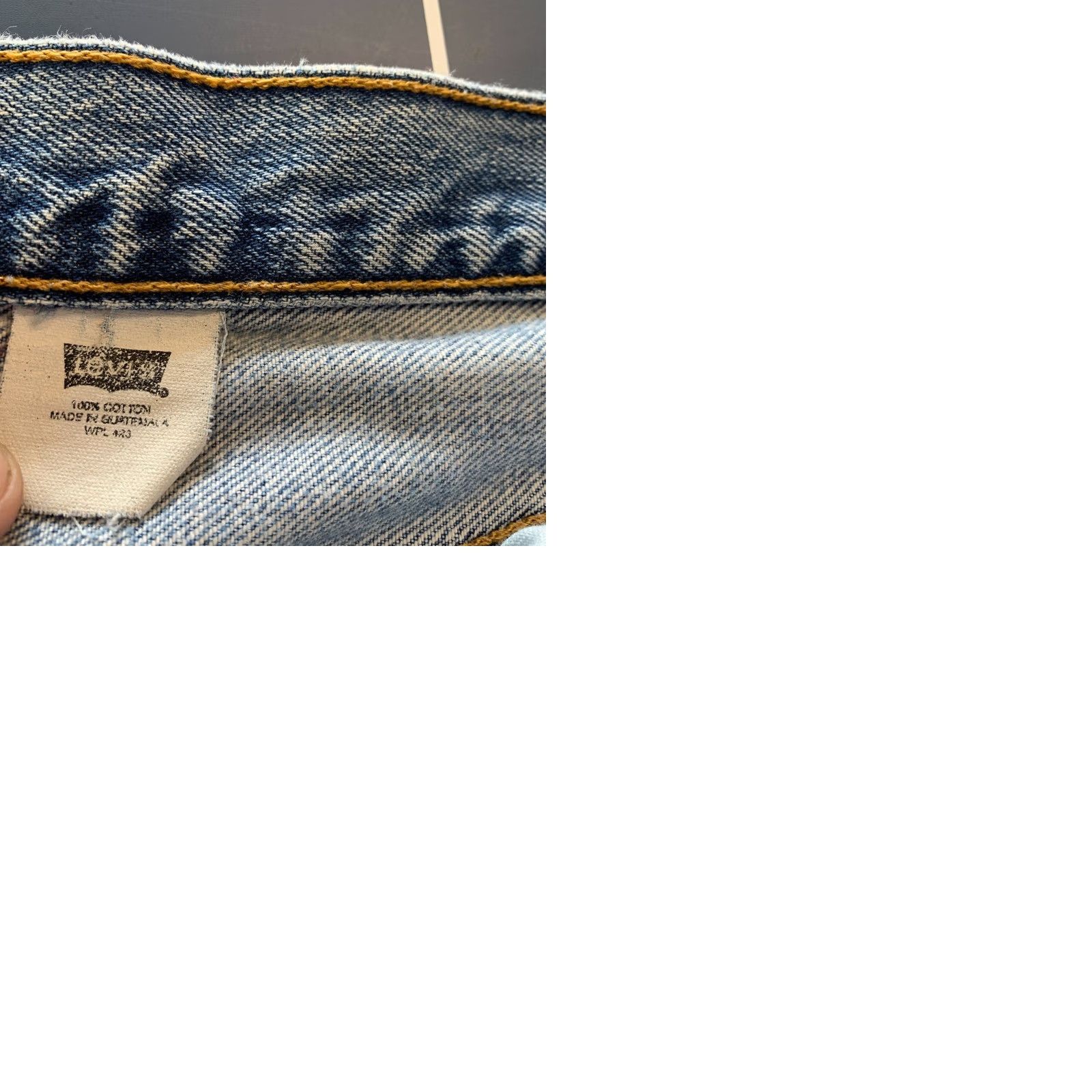 Levi's Vintage Levis 501 Jeans Mens Blue Denim Button FLy Size 33x30 Fits 32x28.5 Size US 33 - 11 Thumbnail