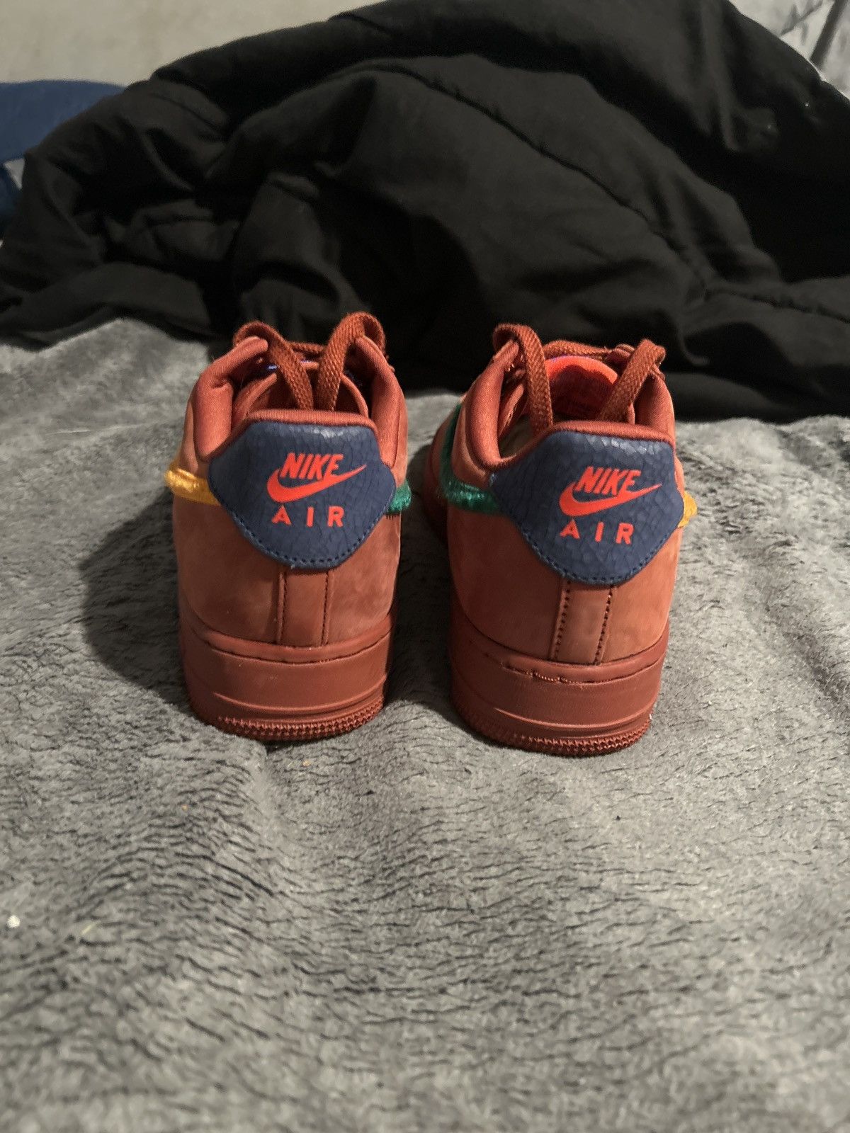 Nike Nike Air Force 1 La Familia Size US 8.5 / EU 41-42 - 4 Thumbnail