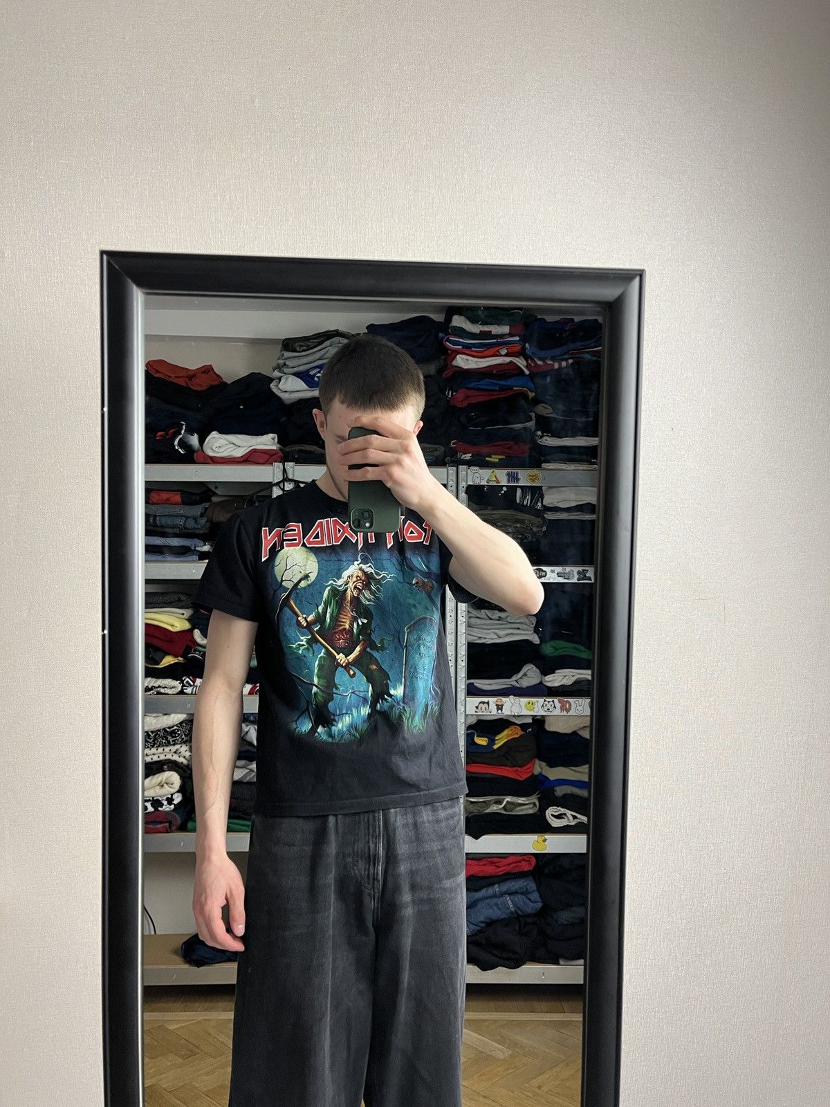 Band Tees Iron Maiden Benjamin Breeg Grave Big Logo Graphic T-Shirt Size US M / EU 48-50 / 2 - 2 Thumbnail