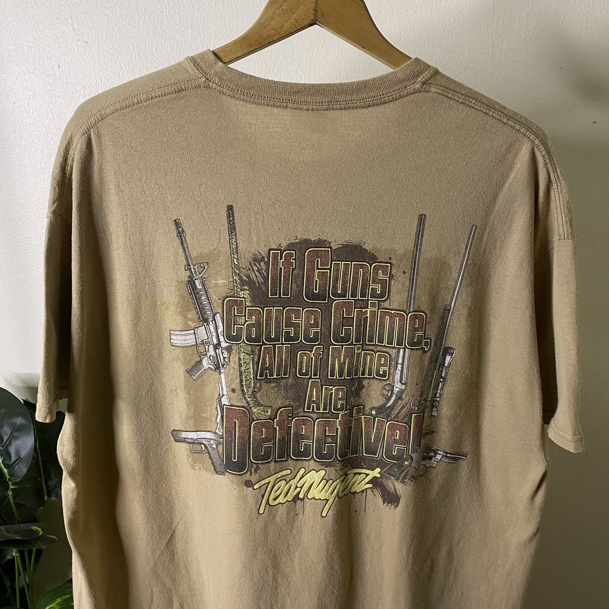 Band Tees × Vintage Vintage Y2K Ted Nugent American Guitarist Tee Size US XL / EU 56 / 4 - 2 Thumbnail