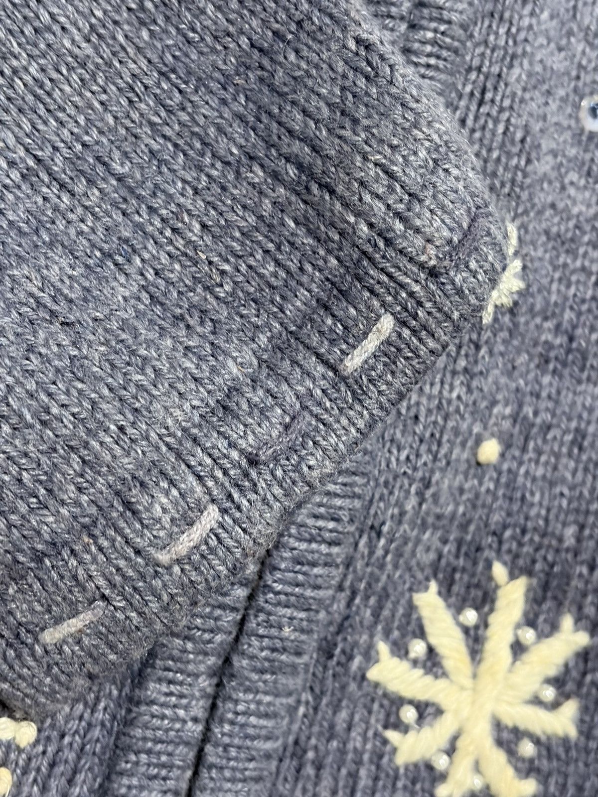 Croft & Barrow Croft & Barrow Sweater Snowflake Holiday Beaded Zip Cardigan Size L / US 10 / IT 46 - 4 Thumbnail