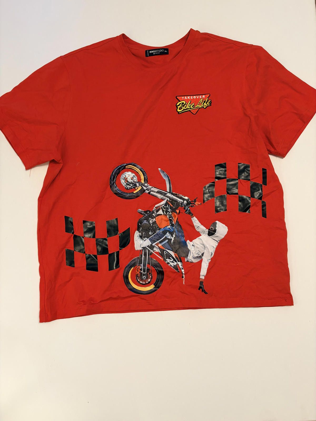 Other Roku Studio Bike Red Graphic T-Shirt (Size 3XL) Size US XXL / EU 58 / 5 - 1 Thumbnail