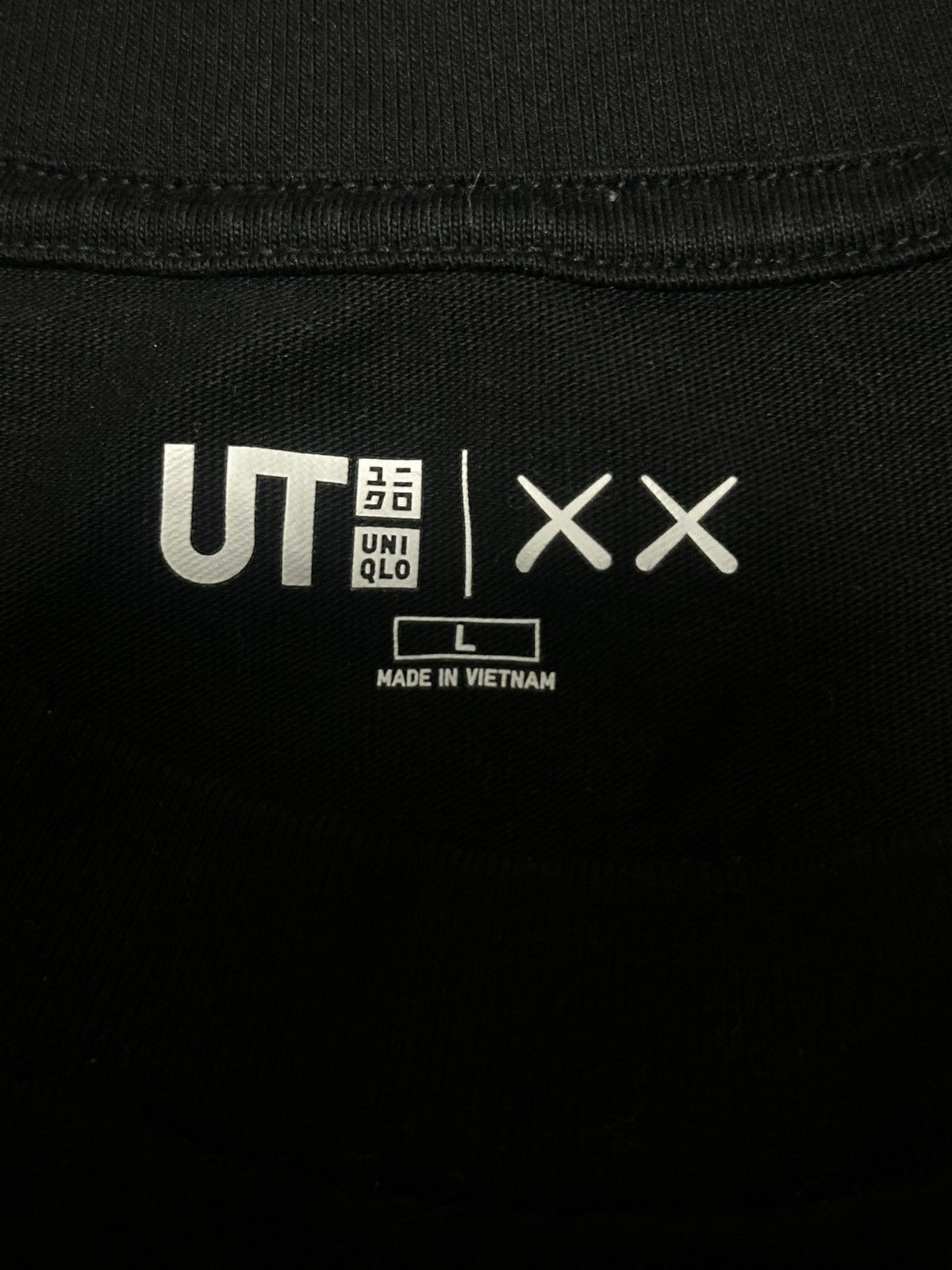 Kaws × Vintage KAWS x Uniqlo UT Size US L / EU 52-54 / 3 - 5 Thumbnail