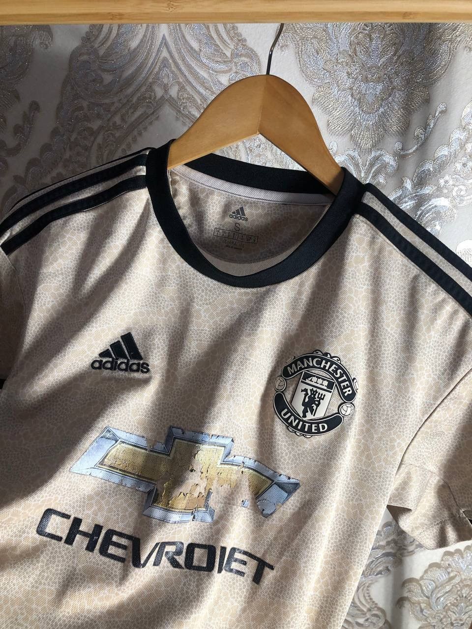 Adidas VINTAGE ADIDAS FC MANCHESTER UNITED ENGLAND SOCCER JERSEY Size US S / EU 44-46 / 1 - 4 Thumbnail