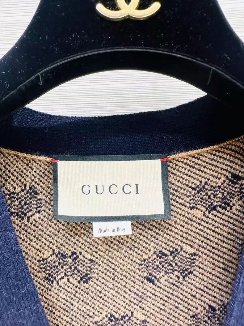 Gucci GucciFull logo knitted cardigan jacket 2503-Nextarrow Size S / US 4 / IT 40 - 2 Thumbnail