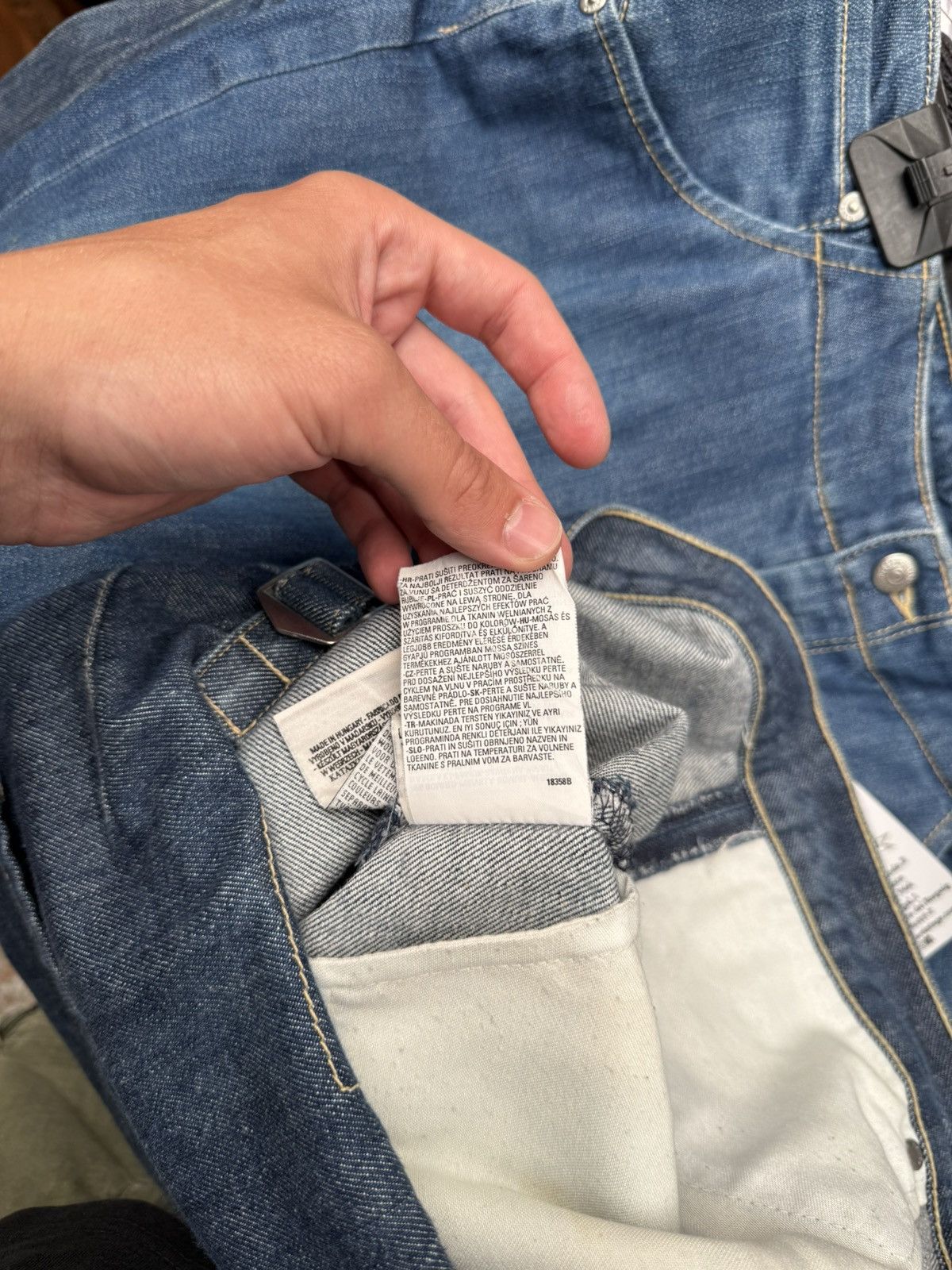 Levi's Vintage Levis Engineered Cinch Back Loose Fit Denim Jeans Size US 32 / EU 48 - 20 Thumbnail