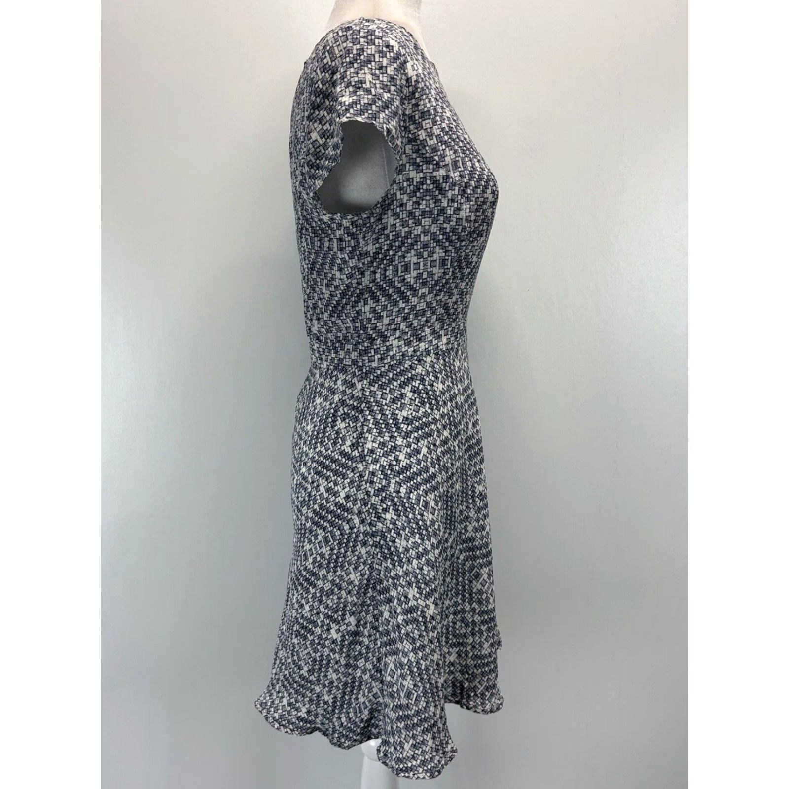 Reiss Reiss Silk Dress Women's Short Sleeve Fit & Flare Blue White Geometric Casual Party Size 28" / US 6 / IT 42 - 4 Thumbnail