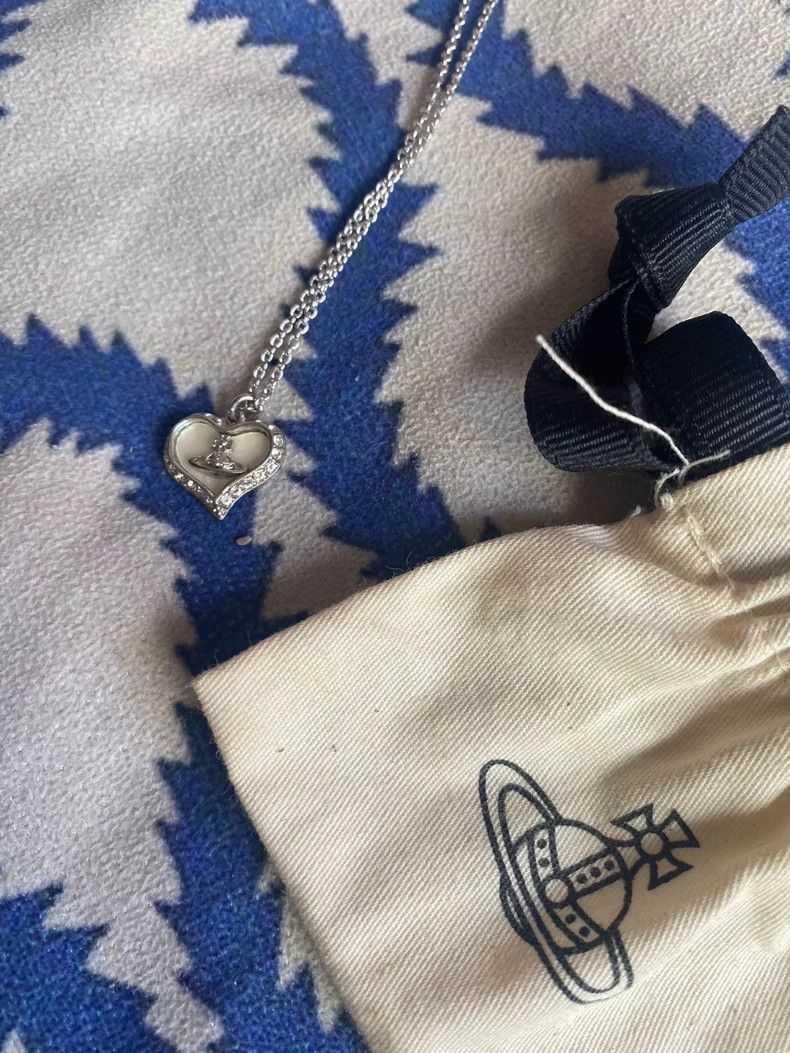 Vivienne Westwood Vivienne Westwood White Heart Pendant Necklace - dmc Size ONE SIZE - 1 Thumbnail