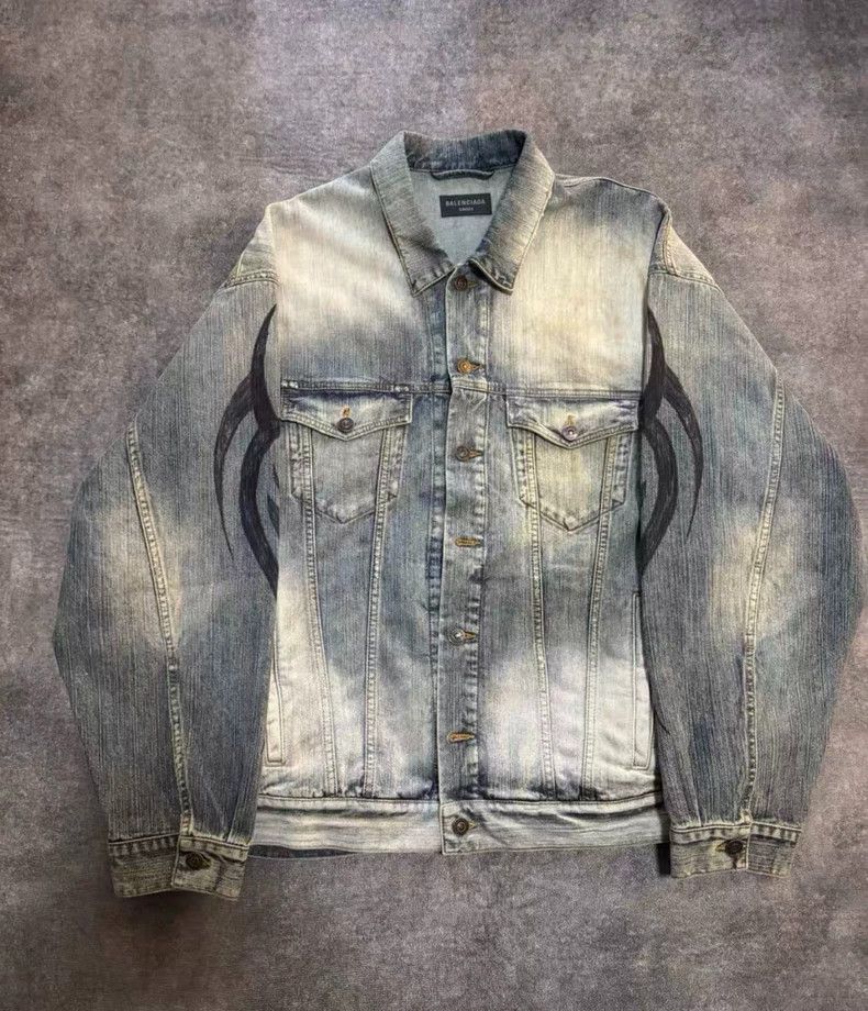 Balenciaga Balenciaga Dragon totem making old denim jacket coat Size US S / EU 44-46 / 1 - 1 Thumbnail