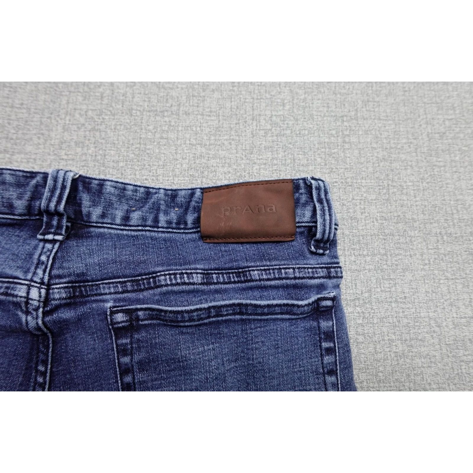 Prana prAna Jeans Mens 32x30 Slim Straight Denim Blue Medium Wash Pocket 5-Pocket Stretch Cotton Blend Zip Fly Size US 32 / EU 48 - 2 Thumbnail