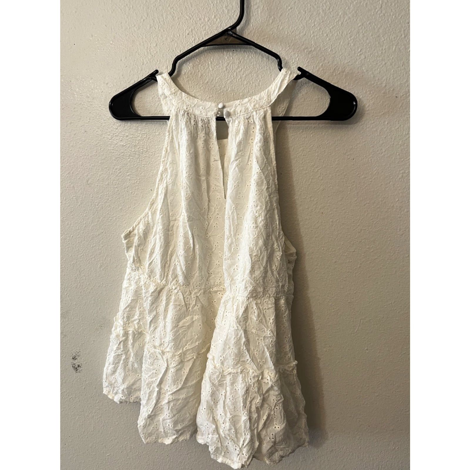 Torrid Torrid Plus Size 00 White Floral Eyelet Lace Sleeveless Halter Top Casual Womens Size XXS / US 00 / IT 34 - 2 Thumbnail