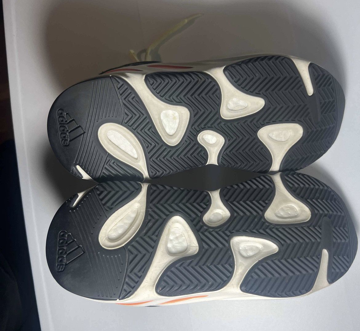 Adidas Yeezy 700 wave runner size 9.5 Size US 9.5 / EU 42-43 - 5 Thumbnail
