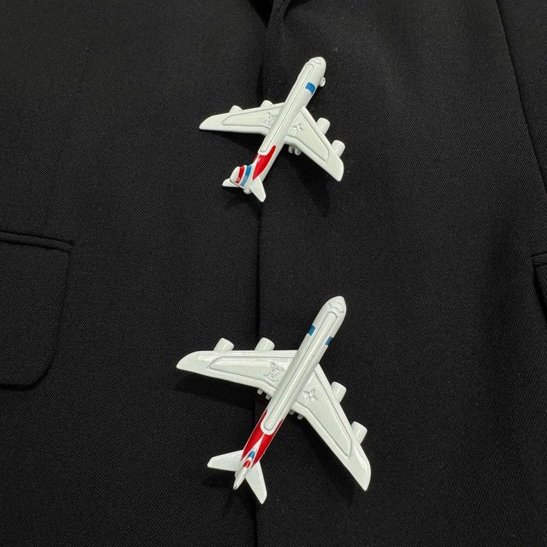Louis Vuitton louis vuitton Wool suit with metal airplane button suit 25 Size 46R - 5 Thumbnail