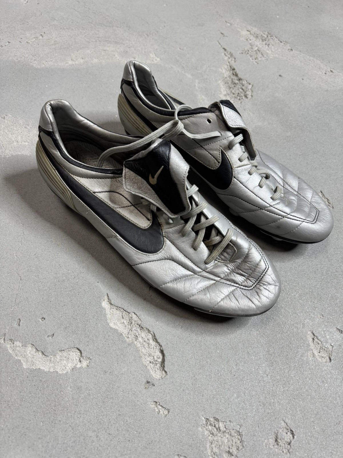 Nike air legend football boots on sale